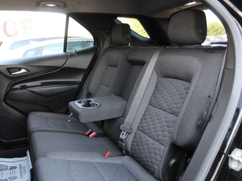 Used 2018 Chevrolet Equinox LT image 16