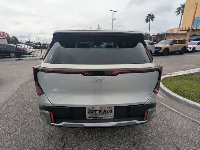 New 2027 Kia Seltos S FWD image 5