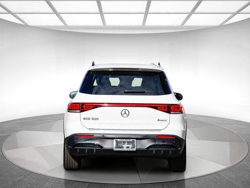 Used 2023 Mercedes-Benz EQB 300 4MATIC image 3