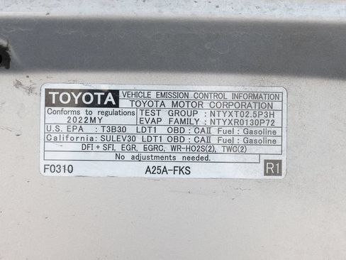 Used 2022 Toyota RAV4 XLE Premium FWD image 17