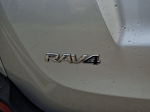 Used 2013 Toyota RAV4 LE AWD/4WD image 29