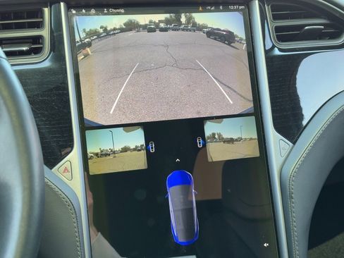 Used 2018 Tesla Model X 75D image 25