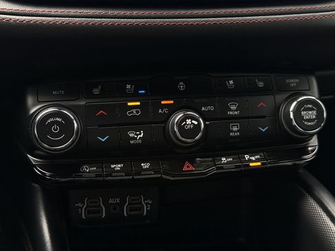 Used 2024 Dodge Durango GT AWD/4WD image 10