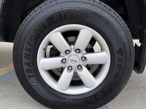 Used 2014 Nissan Titan SV image 39