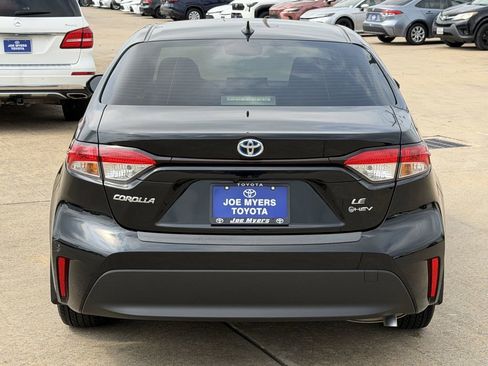 Used 2025 Toyota Corolla LE FWD image 8