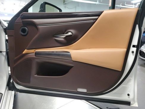 Used 2021 Lexus ES 300h w/ Premium Package image 26