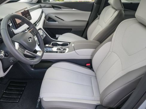 Certified 2026 INFINITI QX60 Luxe w/ Cargo Package FWD image 18