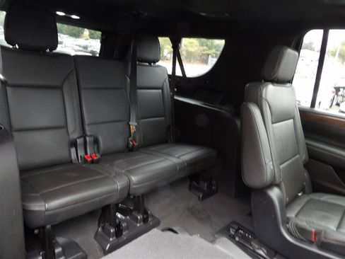 Used 2021 Chevrolet Suburban High Country image 17