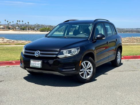 Used 2015 Volkswagen Tiguan S FWD image 1