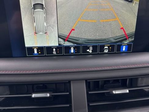 Used 2022 Chevrolet Suburban RST w/ Luxury Package image 28