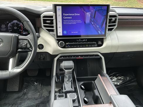 Used 2025 Toyota Sequoia Capstone AWD/4WD image 30
