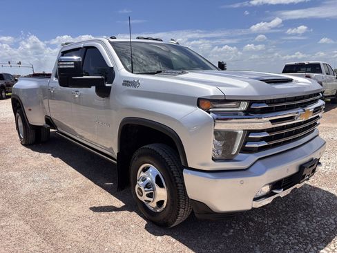 Used 2022 Chevrolet Silverado 3500 High Country w/ Technology Package AWD/4WD image 8