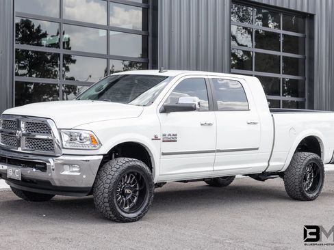 Used 2017 RAM 2500 Laramie AWD/4WD image 2