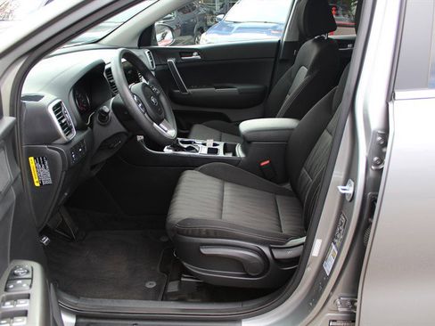Used 2020 Kia Sportage LX image 17