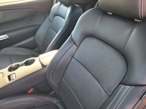 Used 2025 Ford Mustang Premium image 11