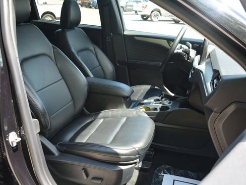Used 2024 Ford Escape Platinum AWD/4WD image 19