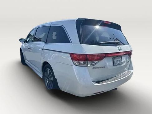 Used 2016 Honda Odyssey Touring Elite image 5