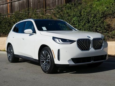 New 2026 BMW X3 xDrive30 w/ Premium Package image 2