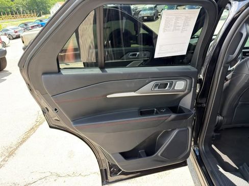 Used 2025 Ford Explorer ST w/ Sun And Sound Package AWD/4WD image 18