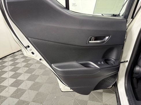 Used 2021 Toyota C-HR LE FWD image 17