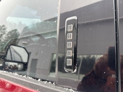 Used 2019 Ford F250 Lariat w/ Chrome Package image 11