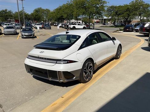 Used 2025 Hyundai Ioniq 6 SEL RWD image 3