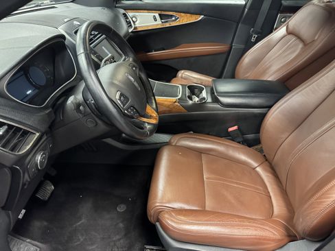 Used 2016 Lincoln MKX Reserve w/ Luxury Package image 9