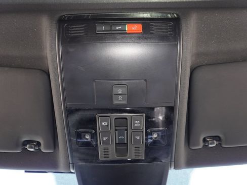 Used 2023 Volkswagen Tiguan SE R-Line FWD image 22