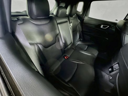 Used 2022 Jeep Compass High Altitude AWD/4WD image 26