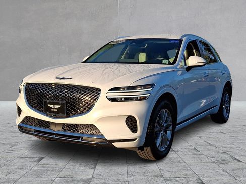 Certified 2023 Genesis GV70 2.5T AWD/4WD image 3