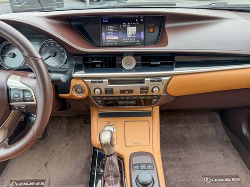 Used 2017 Lexus ES 350 image 9