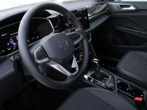 New 2026 Volkswagen Taos SE AWD/4WD image 2