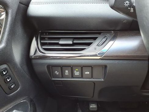Used 2017 Toyota Avalon XLE Premium w/ All Weather Liner Package FWD image 19