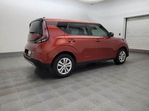 Used 2023 Kia Soul LX image 10