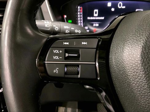 Used 2025 Honda Pilot Elite image 24