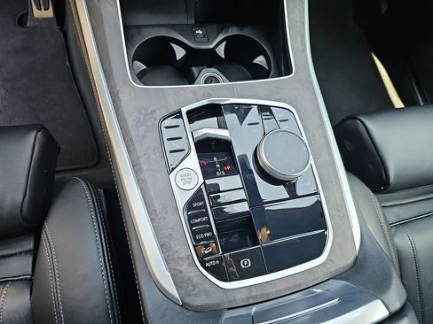 Used 2025 BMW X5 xDrive40i w/ M Sport Package AWD/4WD image 20