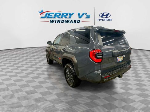 Used 2025 Toyota 4Runner SR5 AWD/4WD image 6