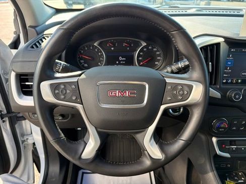 Used 2022 GMC Terrain SLT w/ Tech Package image 18