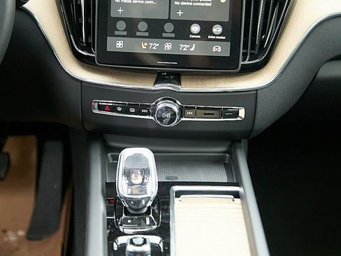 New 2026 Volvo XC60 B5 Ultra w/ Climate Package image 28