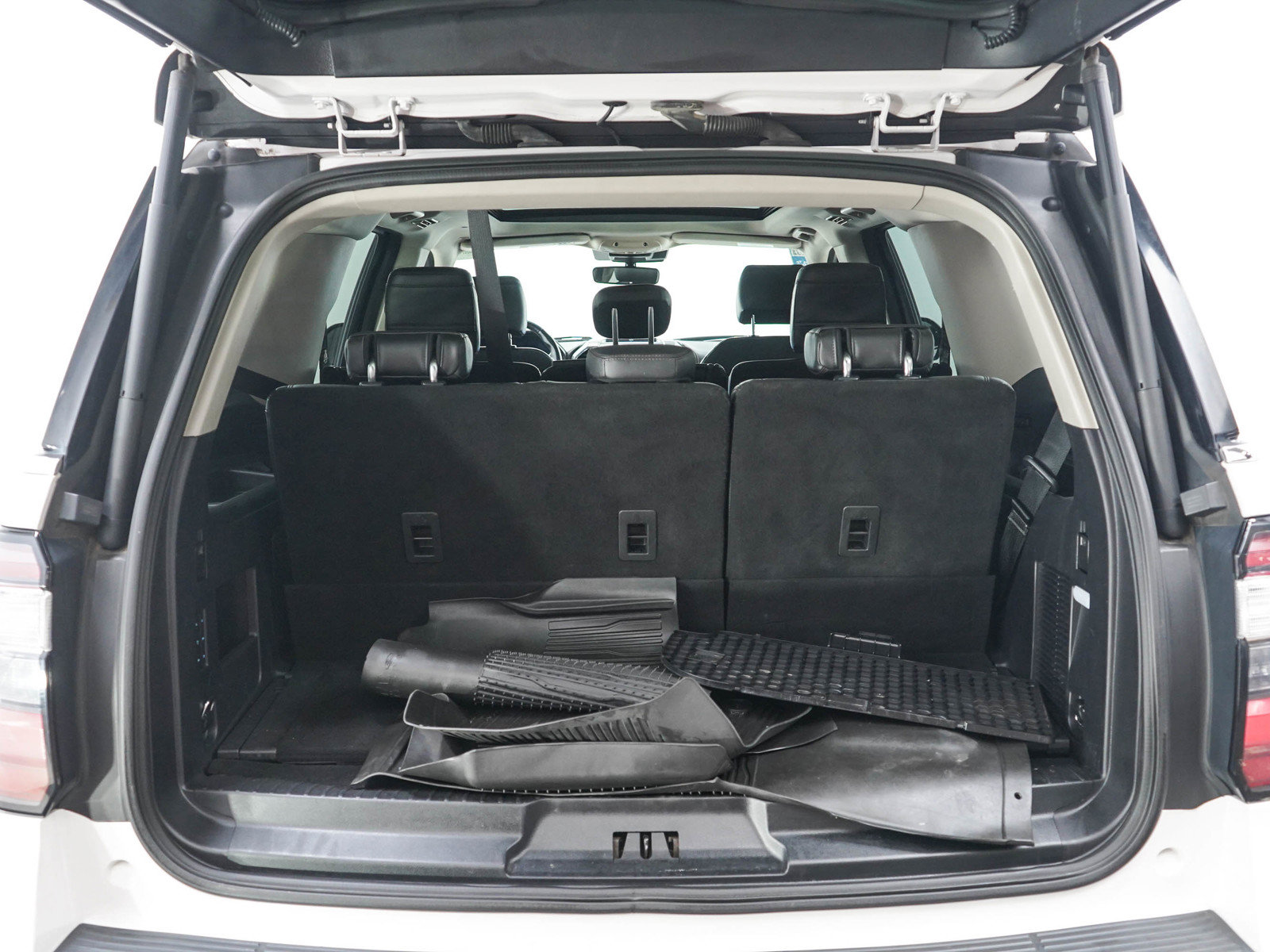 Used 2019 Ford Expedition Platinum AWD/4WD image 16