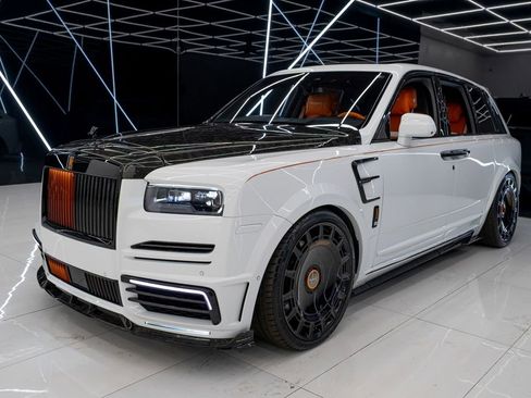Used 2024 Rolls-Royce Cullinan AWD/4WD image 7