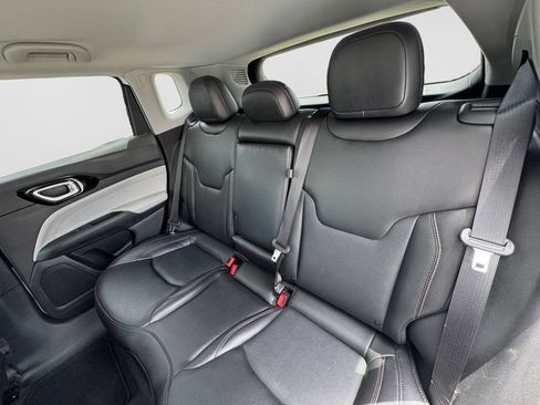 Used 2022 Jeep Compass Limited AWD/4WD image 12