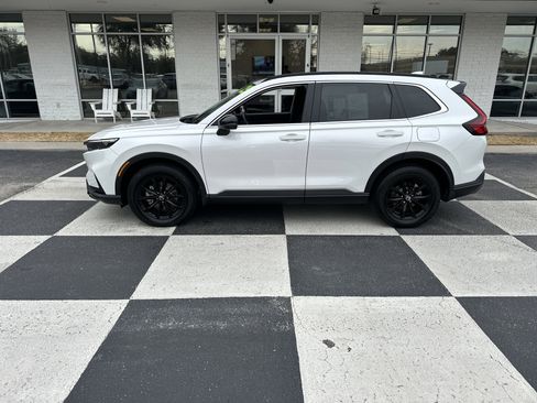 Used 2025 Honda CR-V Sport image 1