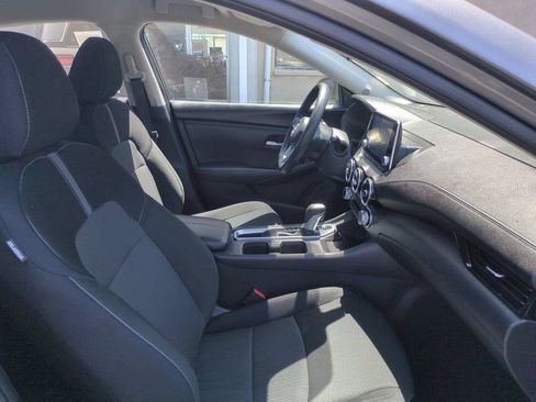 Used 2025 Nissan Sentra SV FWD image 28