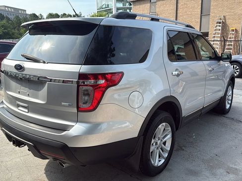 Used 2014 Ford Explorer XLT w/ Equipment Group 202A AWD/4WD image 5