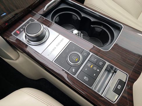 Used 2014 Land Rover Range Rover Supercharged image 18