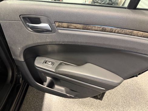 Used 2015 Chrysler 300 C w/ Light Group image 20