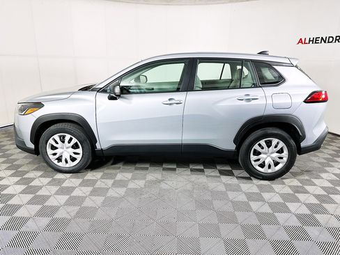 Used 2024 Toyota Corolla Cross L image 6