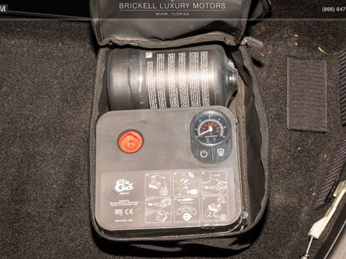 Used 2022 Ferrari SF90 Spider image 34