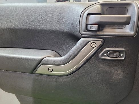 Used 2014 Jeep Wrangler Unlimited Sport w/ Quick Order Package 24S image 27